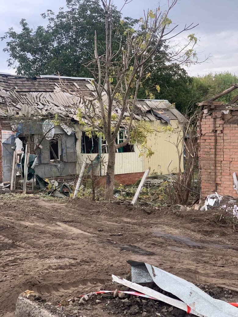 Обстрел россиянами Славянска. Разрушены частные дома и завод 05
