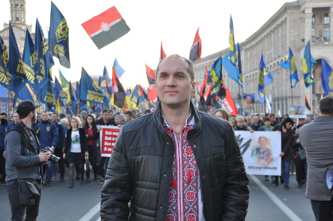 Националисты провели в центре Киева Марш УПА 32