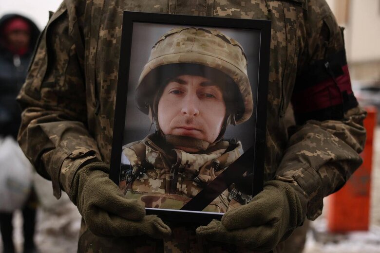 Із загиблими українськими воїнами Вадимом Кофтуновим, Андрієм Кривоносом, Петром Сологубом, Віталієм Полухтовичем та Миколою Шайтаном попрощалися у Львові 02