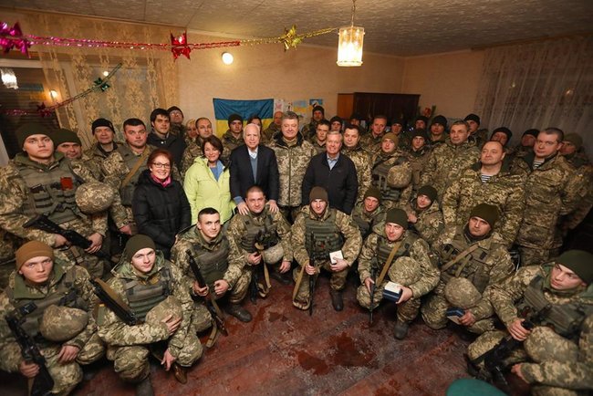 Помер великий друг України, - Порошенко про смерть Маккейна 02