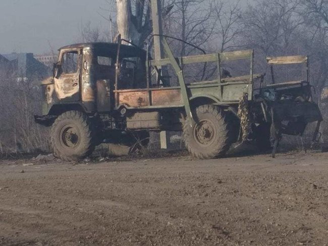 Розвідник Ярослав Шинкаренко про бої в Пісках: Перша ракета зупинила машину з бійцями, другою ворог намагався добити. Декого неможливо було витягнути… Найстрашнішим був запах печеної крові 05