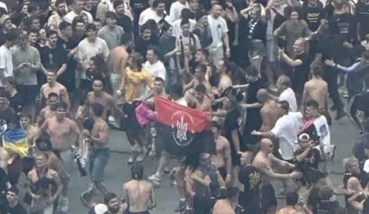 Польща почала депортувати українців, яких затримали після концерту репера Коржа у Варшаві