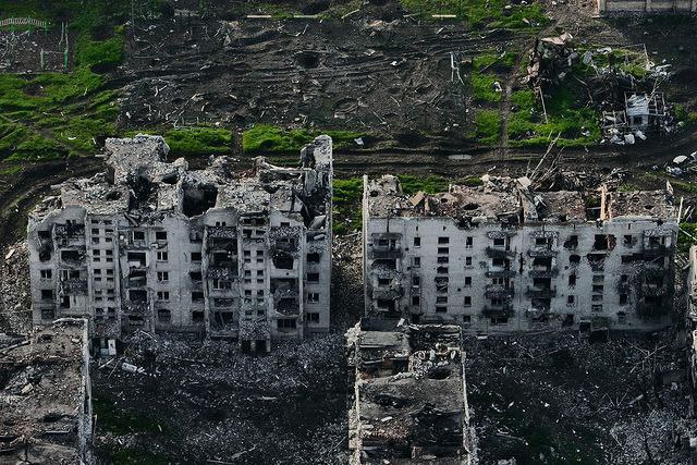 City that no longer exists: photographers showed destroyed Mariinka 02
