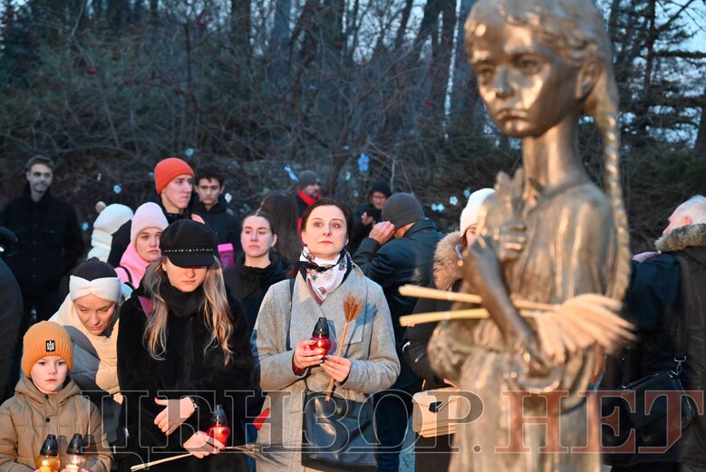 В Киеве почтили память жертв Голодомора 18