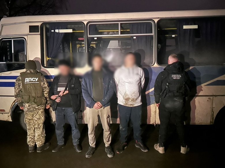 На Буковині викрили схему переправлення ухилянта