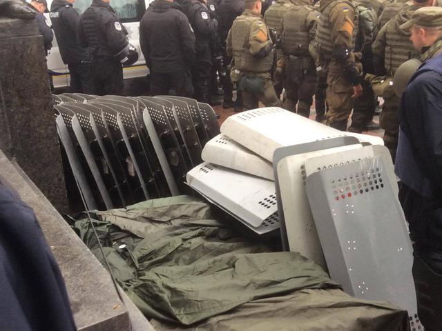 2,000 protesters gathered at Rada building in the morning; situation under control, - Deputy Interior Minister Yarovyi 03