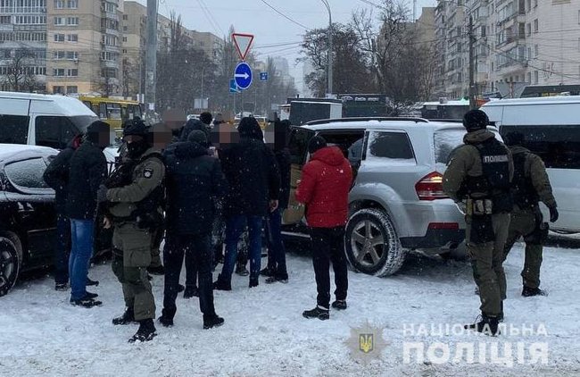 Задержан член банды, вымогавшей у киевлянина 56 тыс. евро, - Нацполиция 01