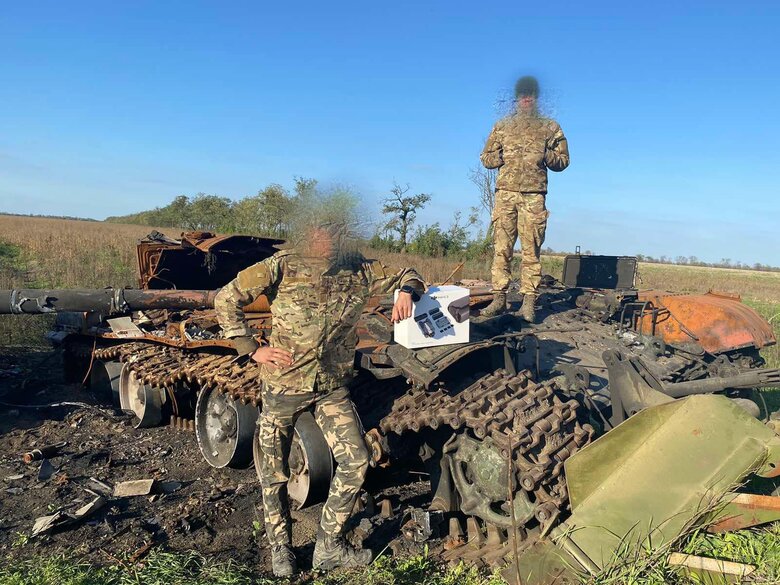 Волонтерка Юсупова просить українців про допомогу: На донецькому напрямку бійці благають купити два дрони. Підрозділ залишився без очей, втратили всі квадрокоптери 04