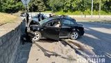Mitsubishi врізався у стіну в Дніпрі: загинули дві жінки. ВІДЕО камер спостереження