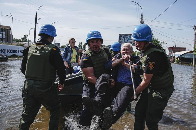 Zelenskyy congratulated employees of State Emergency Service on Day of Rescuer: You saved thousands of lives after shelling, eliminated more than 100,000 fires 04