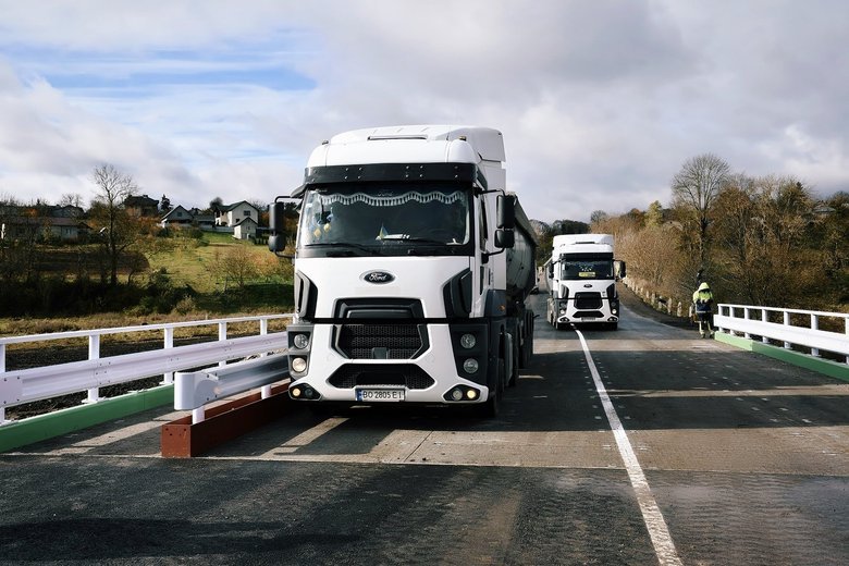 На Тернопільщині встановили перший в Україні японський модульний міст