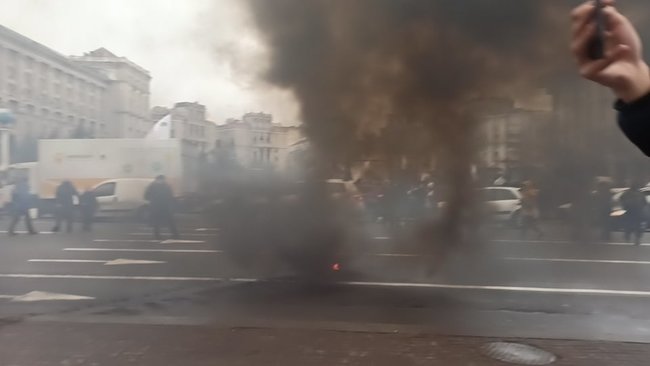 ФОПы попытались установить палатки на Майдане Незалежности: между митингующими и правоохранителями произошли стычки 27