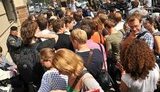 Судья оглашает приговор Pussy Riot: "признаны виновными". Возле суда задерживают сторонников. ФОТО (обновлено)