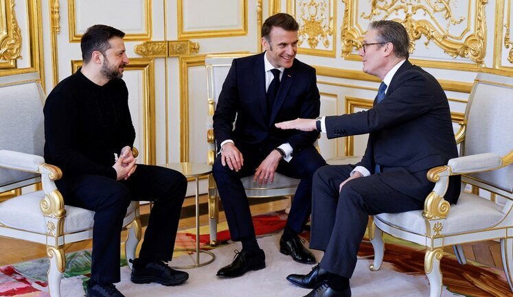 Zelenskyy, Macron, and Starmer had brief meeting before "coalition of willing". PHOTO