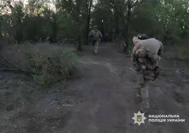 Поліцейський врятував пораненого