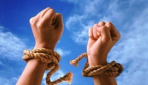 МВС: В Україні з початку війни викрили 21 угруповання, причетне до торгівлі людьми