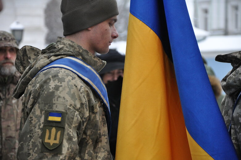 Зі столичним екскурсоводом та воїном Сергієм Мироновим, який загинув у бою з окупантами, попрощалися у Києві 16
