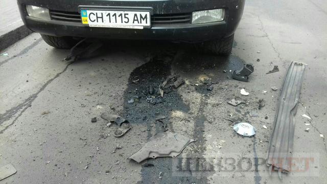 Explosion hits Toyota vehicle in Kyiv 01