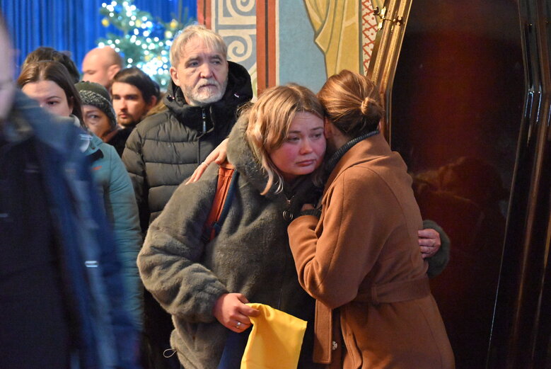 В Киеве простились с известным спелеологом, инженером и зооспасателем Святославом Романчуком (Нутрий), который погиб в бою с оккупантами 25