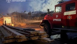 РФ атакувала приватне підприємство на Житомирщині: виникла пожежа. ФОТОрепортаж