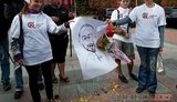 Студент бросил Табачнику в лицо букет цветов ради "спасения науки". ФОТОрепортаж