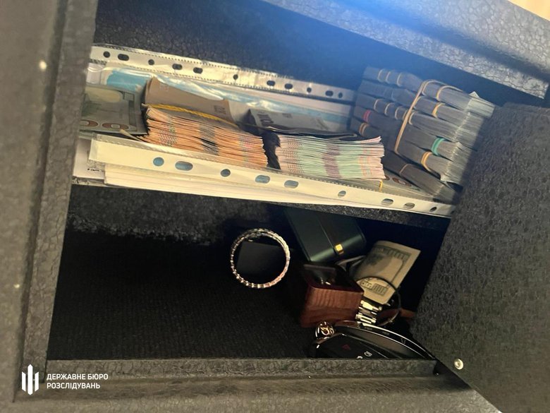 Кіберзлочинна група: на Закарпатті затримано співучасника