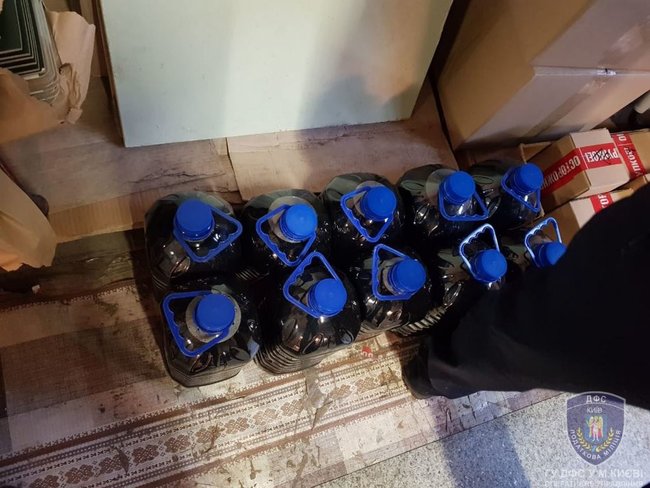 Підпільне виробництво алкогольного фальсифікату ліквідовано на Чернігівщині, вилучено продукції на 1,4 млн грн 10