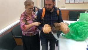 В Лефортово взяли передачи для 32 политзаключенных. ФОТО