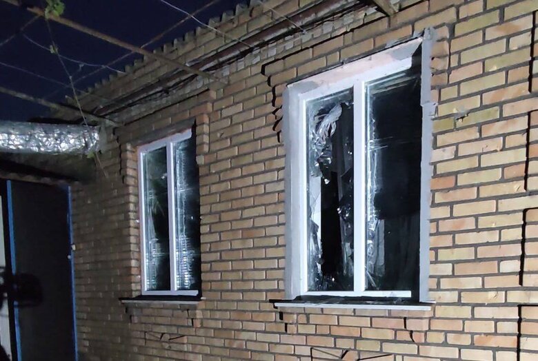 Окупанти обстріляли три громади Нікопольського району Дніпропетровської області, пошкоджені приватні будинки 02