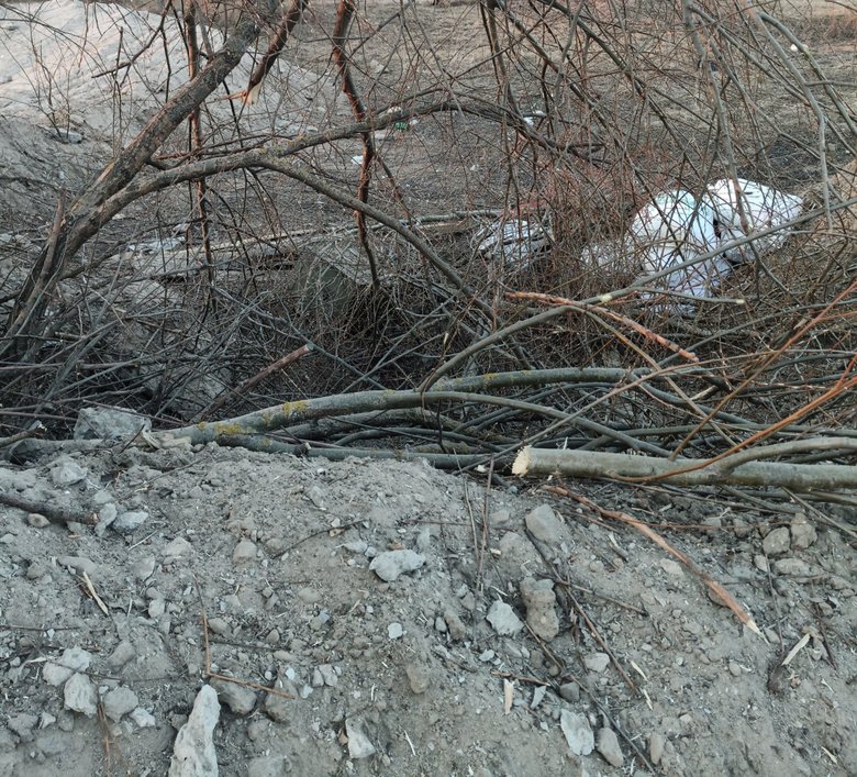 Позицию, с которой вела огонь Татьяна Чорновол, разбил вражеский танк. Экс-нардеп не пострадала, потому что перед обстрелом переместилась на новую позицию 02