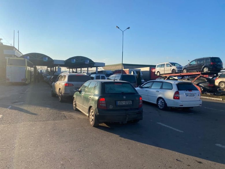 За сутки западную границу Украины пересекает около 120 тысяч человек, - Госпогранслужба 03