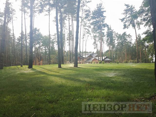 Hunting home of fugitive president Yanukovych: trophy from Lukashenko and guards shooting club 32 Hunting home of fugitive president Yanukovych: trophy from Lukashenko and guards shooting club 32