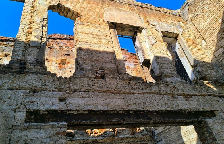 Окупанти продовжують руйнувати історичний центр Маріуполя