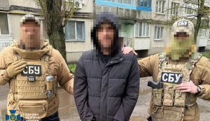 СБУ та Нацполіція викрили ще 4 ділків, які намагалися налагодити продаж "трофейної" зброї в Україні. ФОТОрепортаж