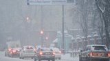 Огромная пробка на проспекте Победы: после 18 часов ожидания, замерзшие водители начали разбирать дорожное ограждение, чтобы спастись. ВИДЕО