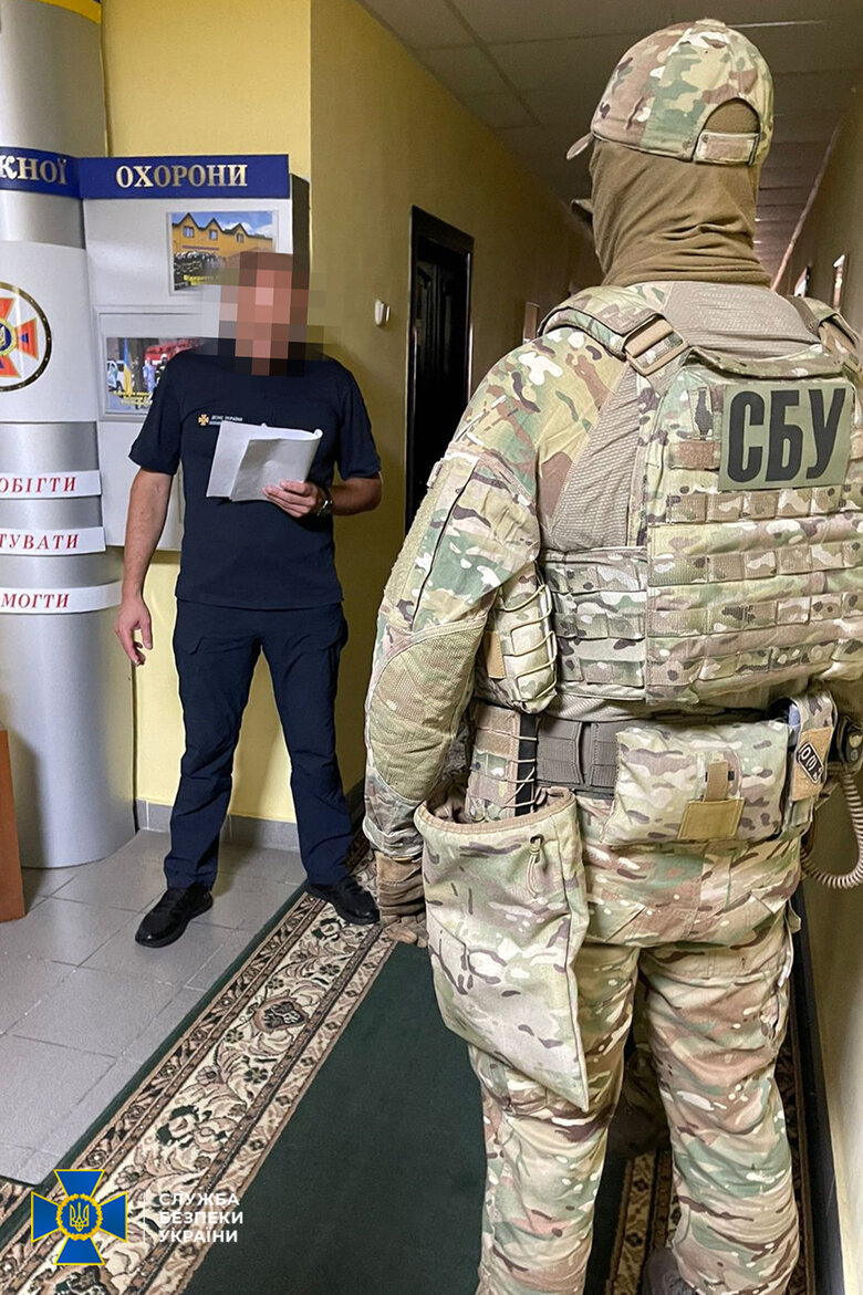 СБУ викрила корупційну схему в ДСНС 11 областей: Брали хабарі за погодження дозвільної документації 04