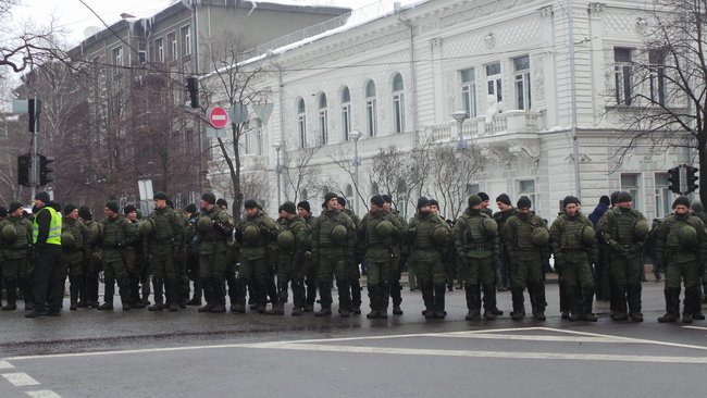 Правоохоронці перекрили бульвар Шевченка в центрі Києва 06