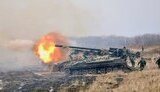 Росіяни ведуть вогонь із САУ 2С5 "Гиацинт-С"