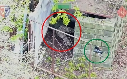 Бійці 58-ї ОМПБр залетіли FPV-дроном в укриття до окупанта на Харківщині та ліквідували його. ВIДЕО