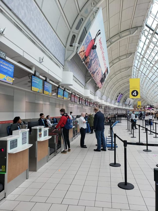 274 Ukrainians evacuated from Canada 01