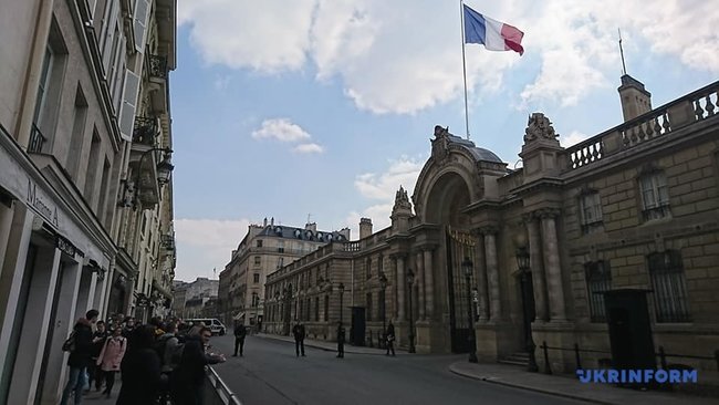 Zelenskyi arrives at Elysee Palace to meet Macron 05