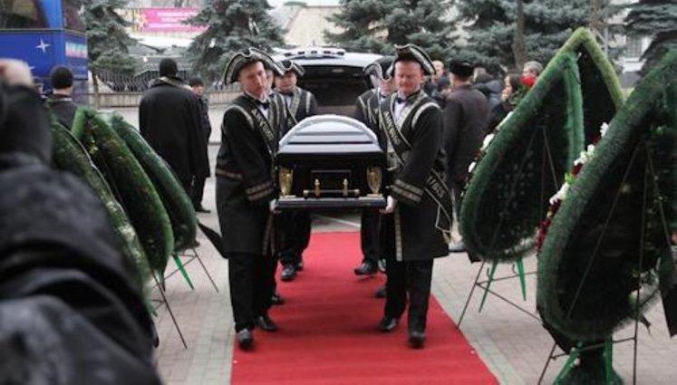 Траур в Одессе: город прощается с жертвами авиакатастрофы. ФОТОрепортаж+ВИДЕО (обновлено)
