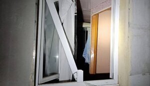Враг ударил КАБом по фермерскому хозяйству на Харьковщине. В Слатино повреждены дома. ФОТОРЕПОРТАЖ