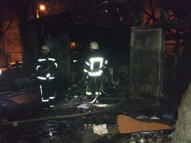При пожаре в Киеве погибли 2 человека 01 При пожаре в Киеве погибли 2 человека 01