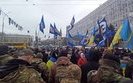 "Беги, Вова, беги": Под судом, рассматривающим апелляции относительно меры пресечения для Порошенко, собрались митингующие. ВИДЕО+ФОТОрепортаж