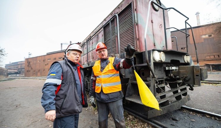 Понад 1,1 млн українців отримали допомогу: цифра підтримки "Метінвест" Ахметова армії та державі за час великої війни