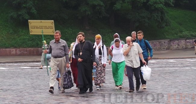 Онуфрій, Новинський, Бойко і віряни: як УПЦ МП хресну ходу проводили 08