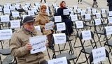 В центре Киева состоялась акция "Пустые стулья" в поддержку пленников Кремля. ВИДЕО+ФОТОрепортаж