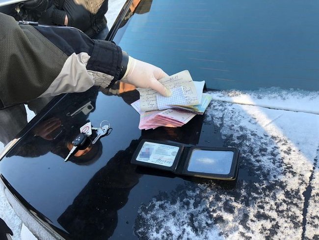 Підполковника поліції затримано на Харківщині на одержанні 14 тис. грн хабара, - СБУ 02