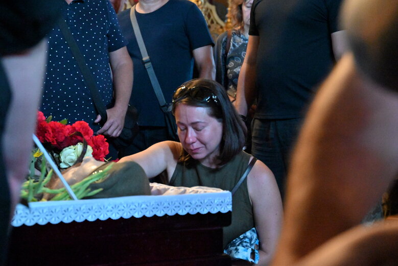 Із загиблим сержантом 68-ї ОЄБр Антоном Усовським попрощалися у Михайлівському Соборі 12